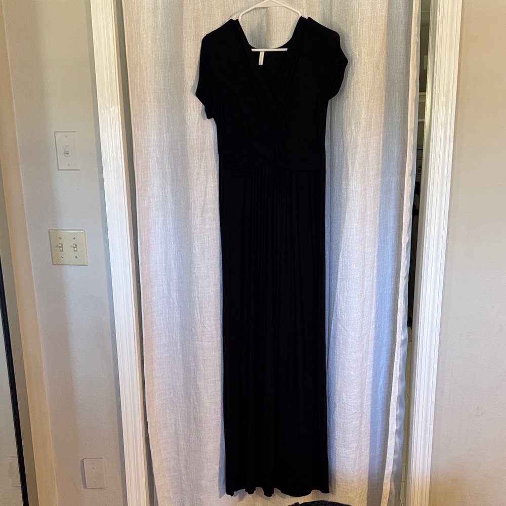 Elegant Black Maxi Dress